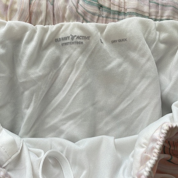 Women’s Old Navy Active Athletic Shorts Lined size large - Picture 7 of 9